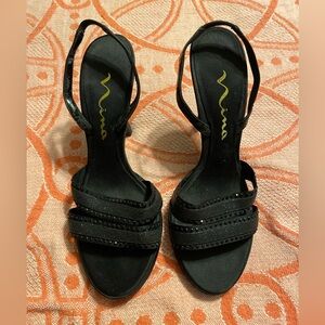 NWOT Nina black dress sling backs